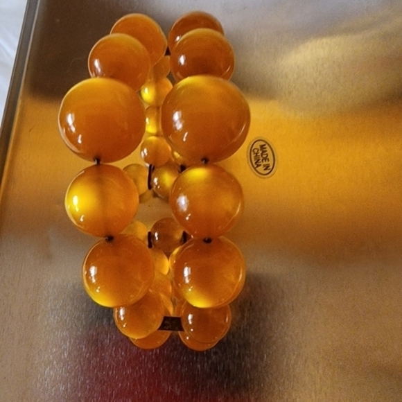 Vintage moonlight‎ Lucite wire strung bracelet - Picture 2 of 6